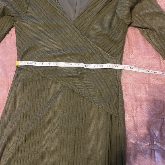 Green, sweater dress. Size L - Picture 5 of 5